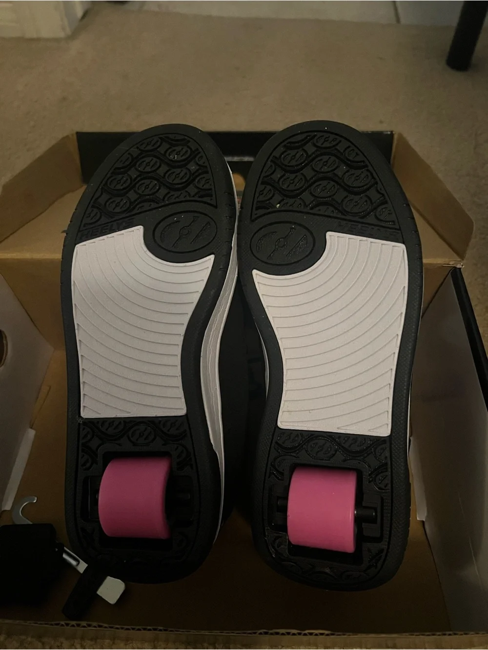 Heelys youth skate